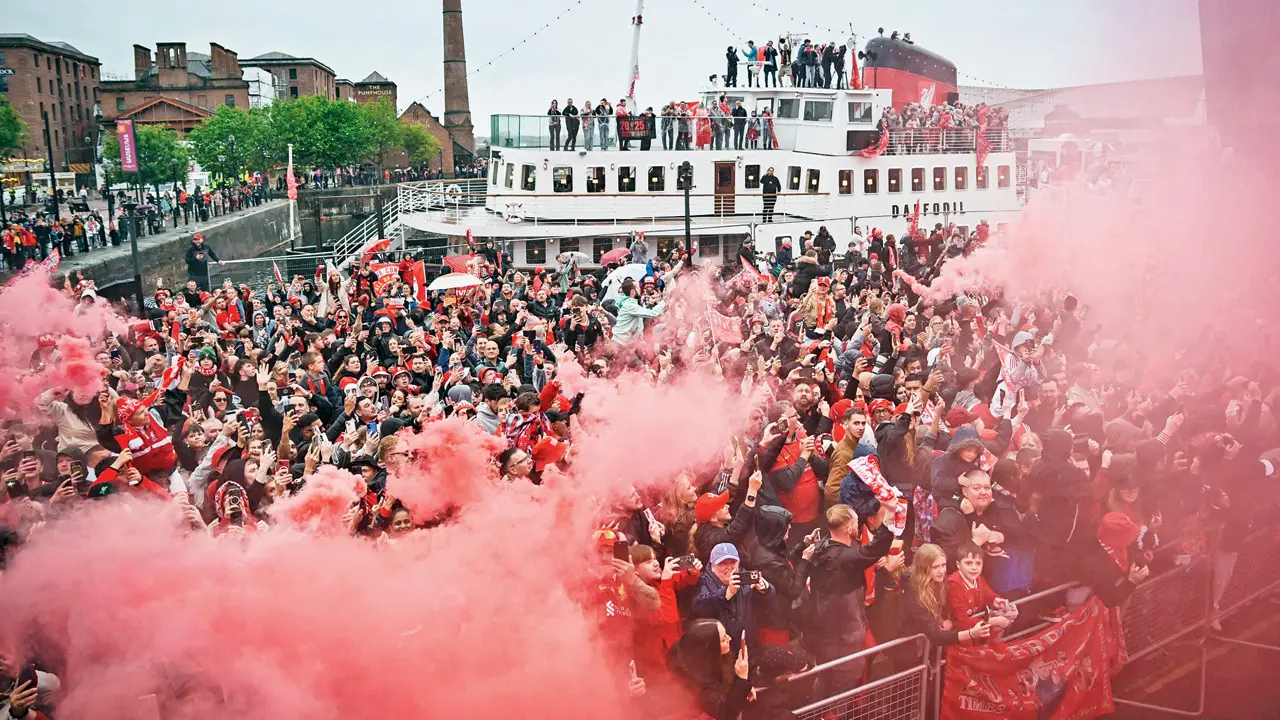 UK: Car rams into crowd at Liverpool victory parade, injuring at least 50