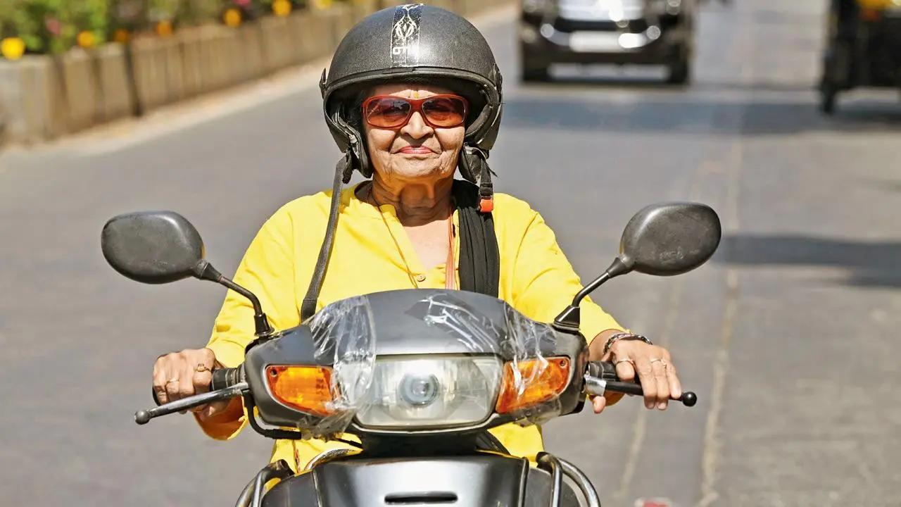 Mid-Day Top News: This 74-yr-old woman has been assisting cops for free and more
