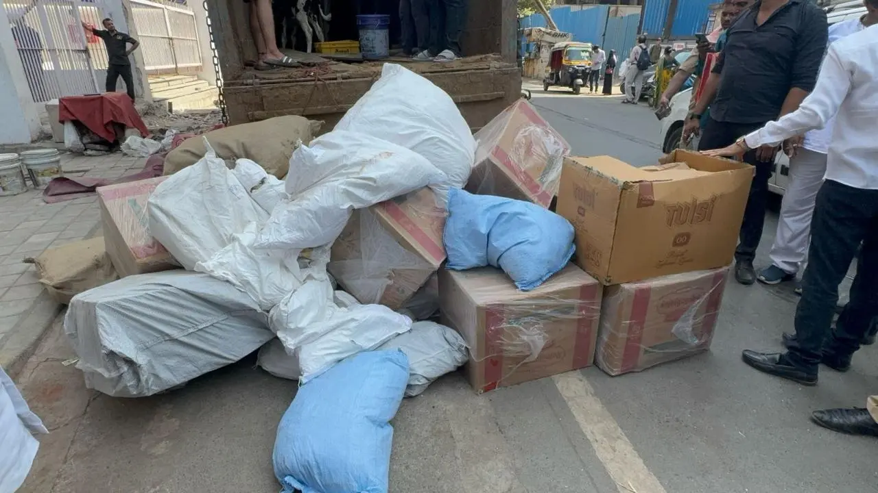 Smugglers use cattle transport vehicle to ferry gutkha 
