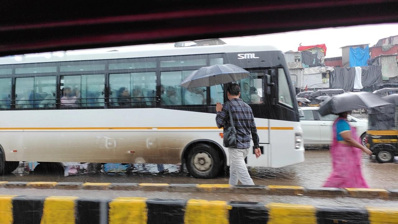 With Bandra Kurla Complex being a business hub apart from the likes of Andheri and Lower Parel, many Mumbaikars had to hop, skip and jump outside the railway station to get their public transport