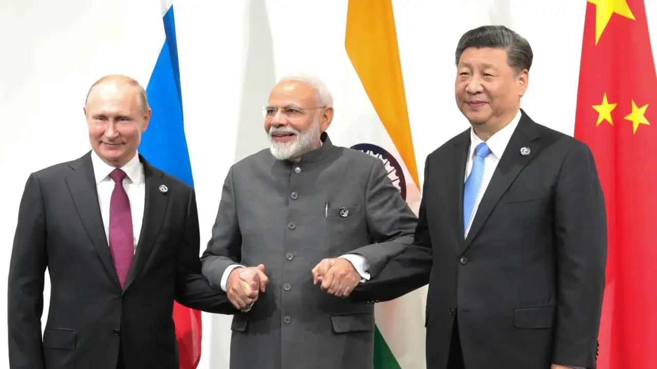 Russian FM affirms Moscow’s commitment to reviving Russia-India-China ties