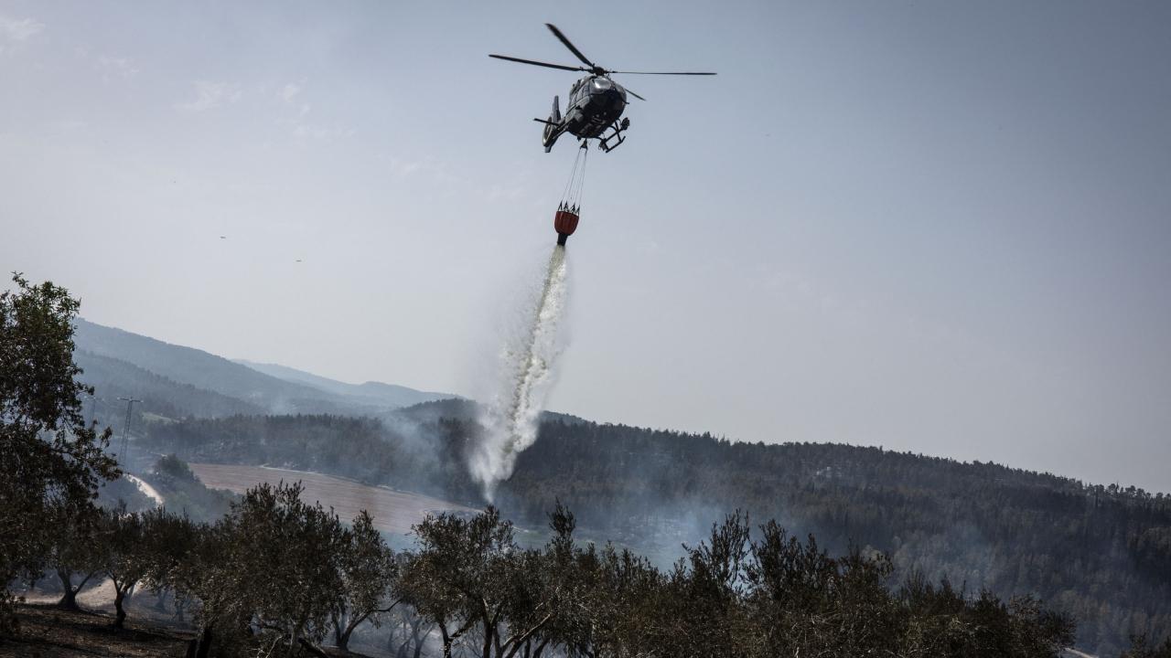 The blaze, which ignited along the main Jerusalem–Tel Aviv highway on Wednesday, prompted widespread evacuations and road closures as firefighters battled through the night to contain what officials have called the largest fire in a decade