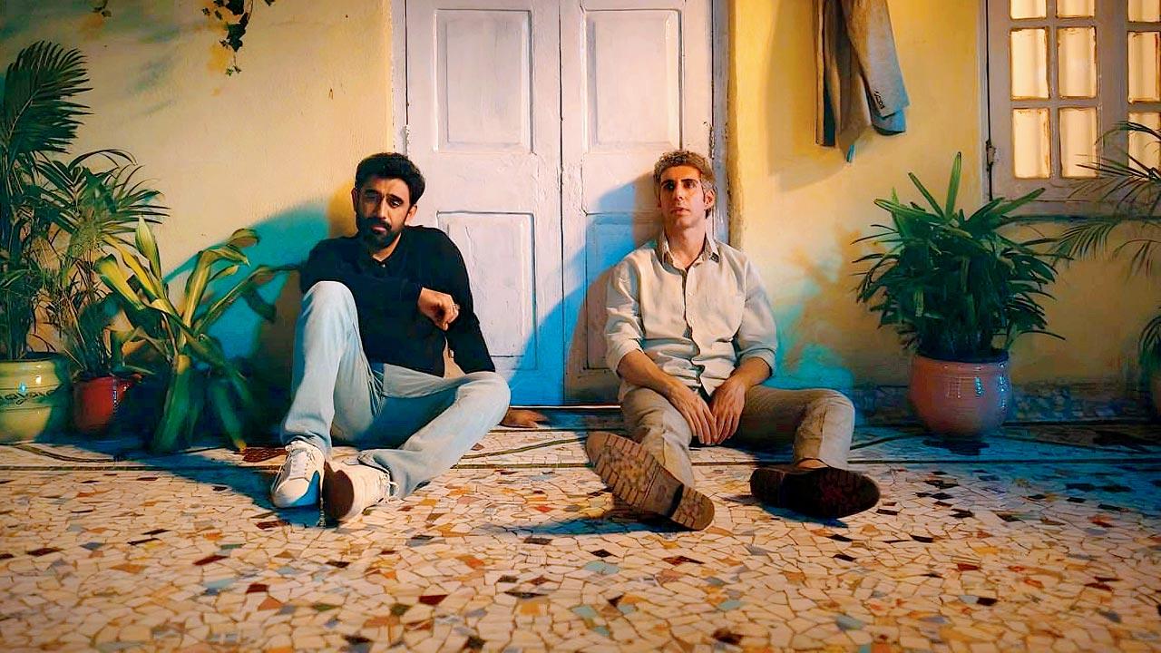 A still from the film Pune Highway