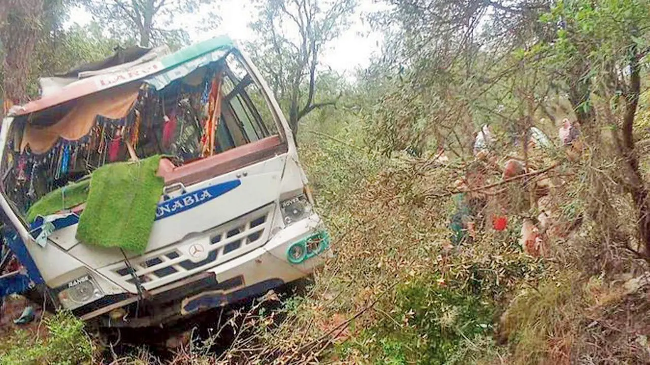 J&K: 4 killed as bus falls into gorge