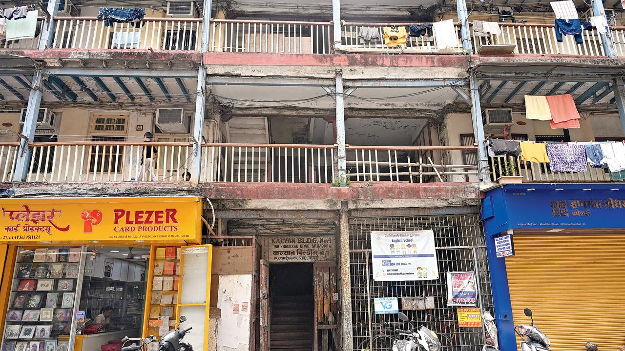 The Kalyan Building on Khadilkar Road in Girgaon. The structure has been issued an eviction notice, but its residents claim it was recently repaired. Pics/Atul Kamble