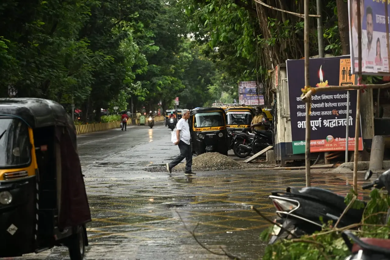According to IMD statement thunderstorms accompanied by lightning, light to moderate rainfall, and gusty winds that is 30 to 40 kmph, is likely to hit the parts of the city