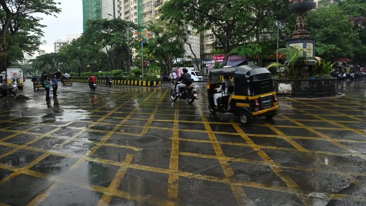 According to weather experts, atmospheric and oceanic conditions are becoming favourable for the southwest monsoon to set in over the Andaman Sea and nearby areas around May 14. This closely aligns with the region’s typical onset date of May 15