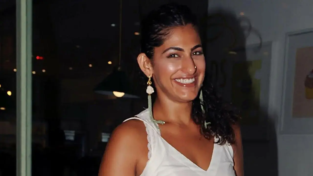 Kubbra Sait calls her mom 'a fighter' as she wishes her on Mother's Day