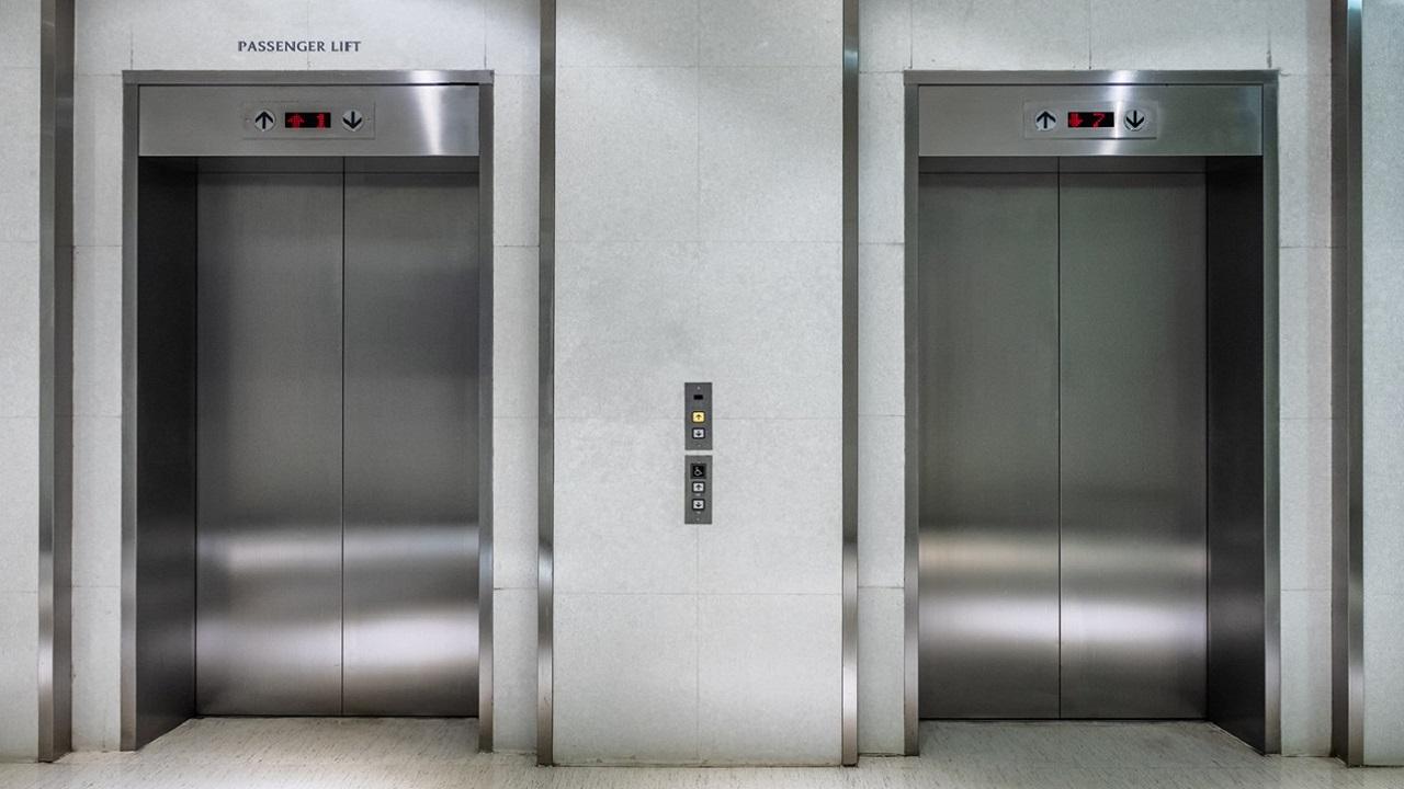 Five rescued safely after being trapped in an elevator at Thane highrise
