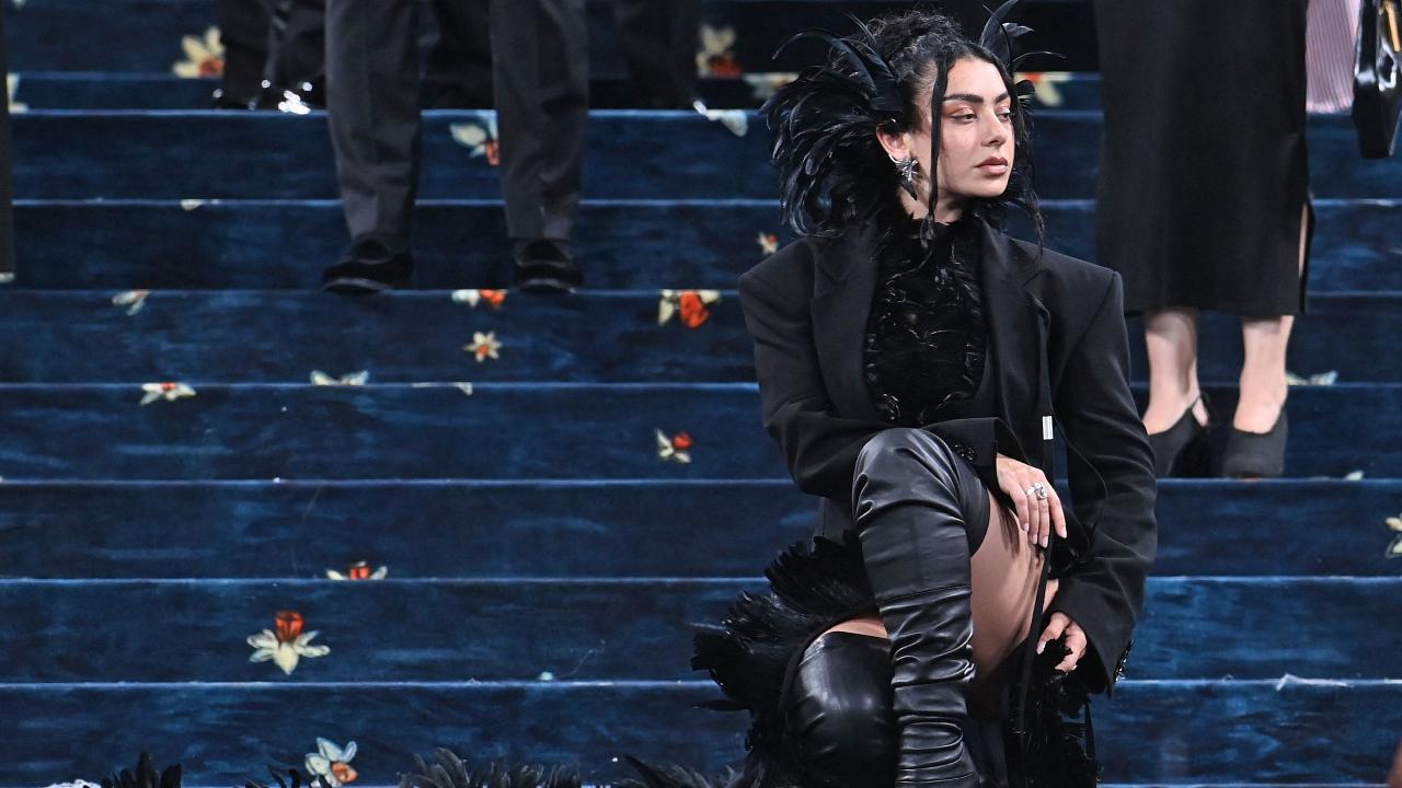 With the theme for Met Gala being 'Superfine: Tailoring Black Style', it allowed every fashionista to walk on a carpet showcasing Kerala's craftsmanship, and was hand-painted in New York