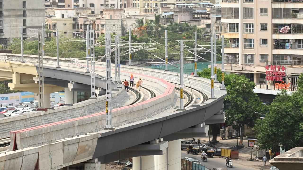 It is a part of India’s first double-decker metro and flyover project, sharing a single viaduct structure