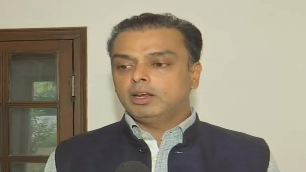 While bullets flew in Pahalgam, Thackerays were vacationing: Milind Deora