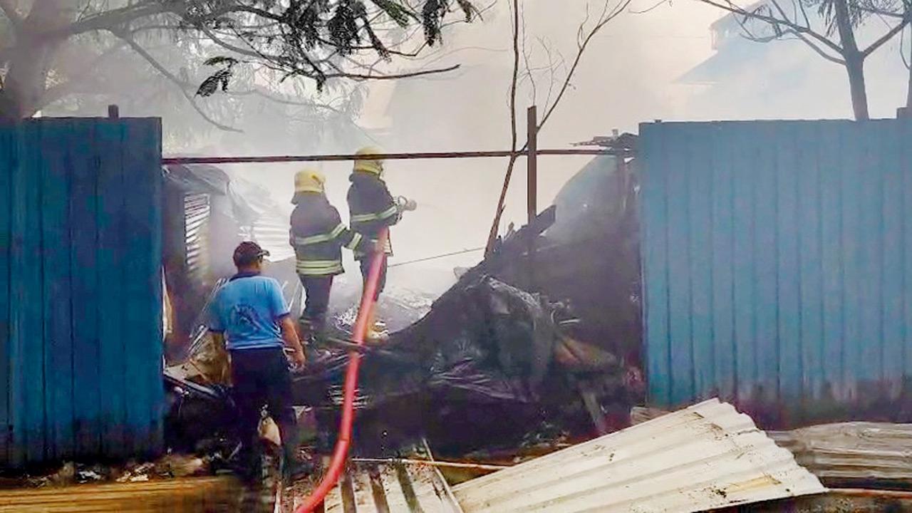 Fire at labour huts in Mira Road, short circuit triggers gas cylinder blasts