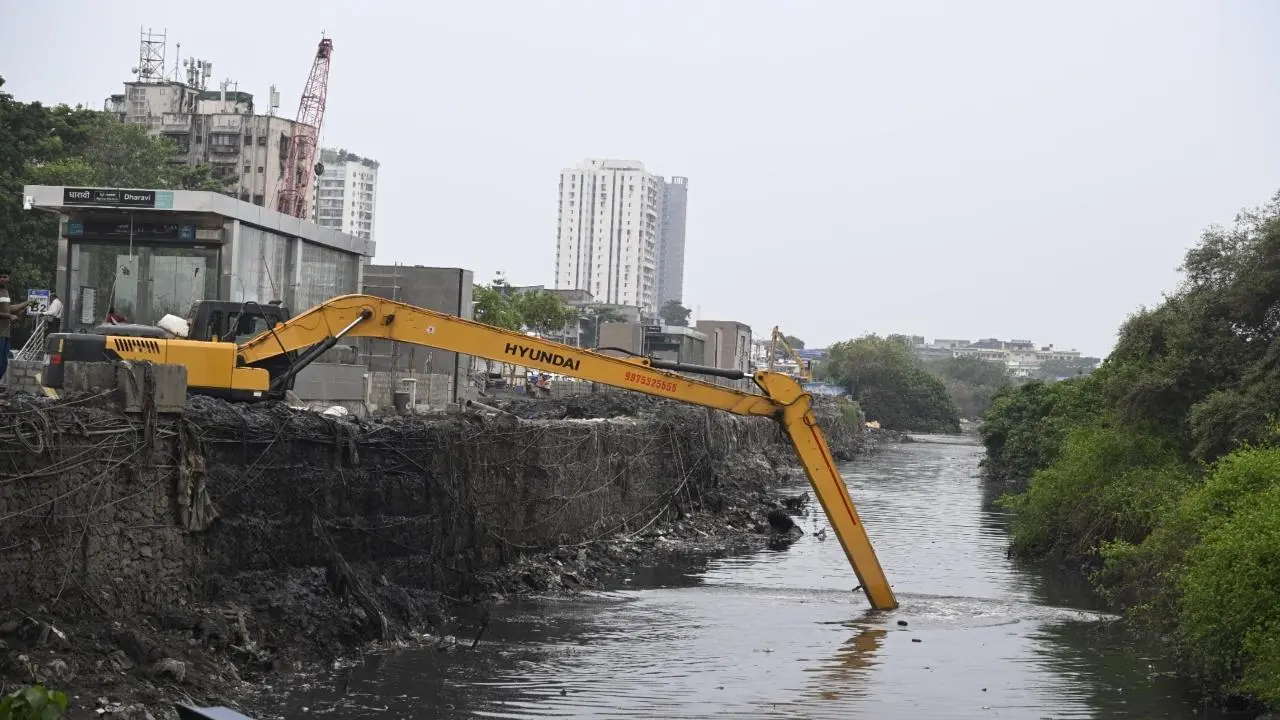 IN PHOTOS: Mumbai's Mithi river desilting work gathers momentum 