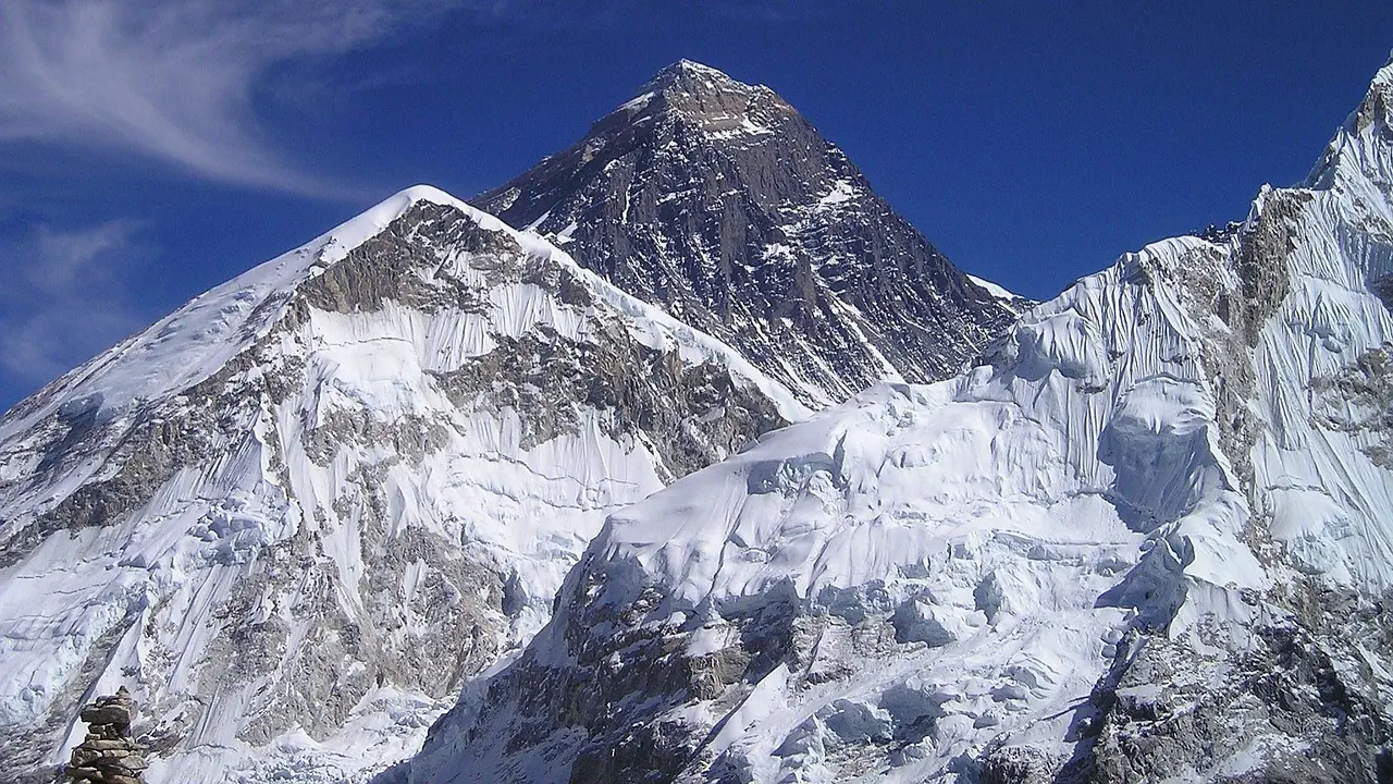 Kannur native Safrina Latheef becomes 1st woman from Kerala to scale Mt Everest