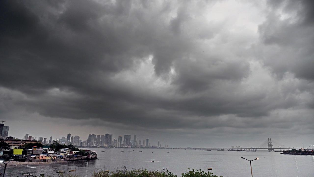 Clouds and light showers earlier yesterday. Pics/Kirti Surve Parade