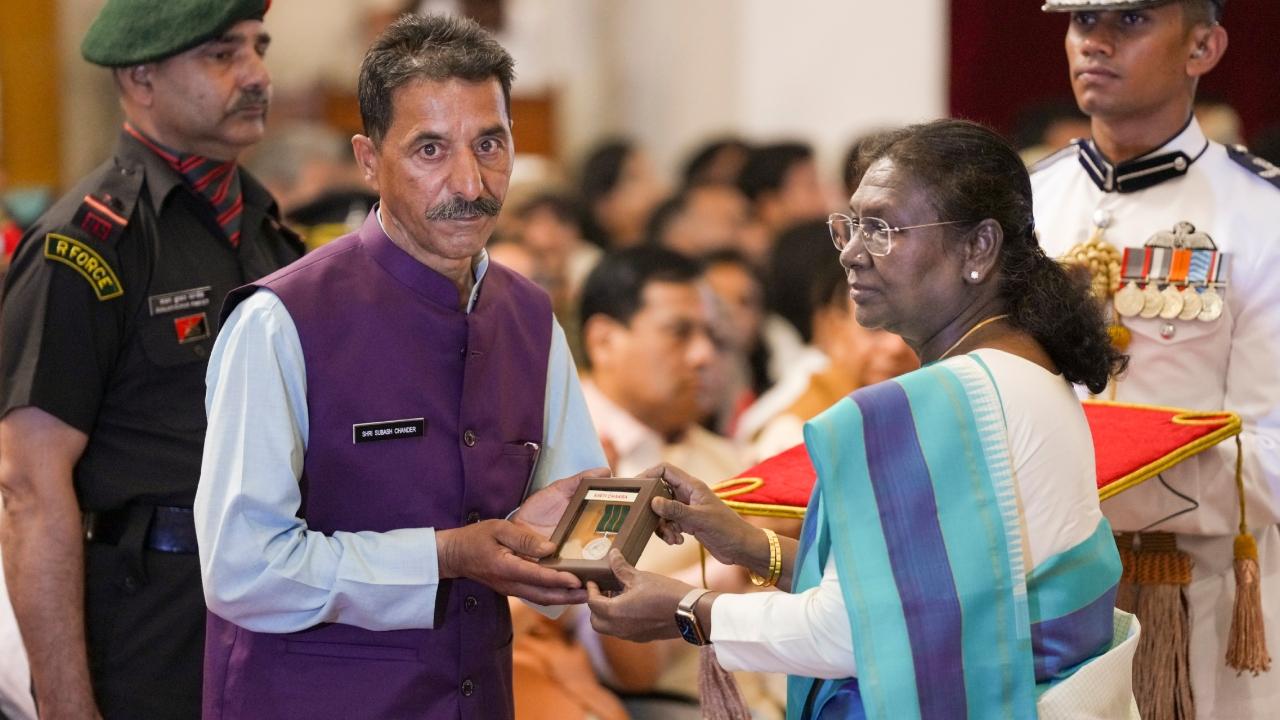 Maj Malla Rama Gopal Naidu of the Maratha Light Infantry, 56 Rashtriya Rifles, and Major Manjit of the Punjab Regiment, 22 Rashtriya Rifles, received the Kirti Chakra