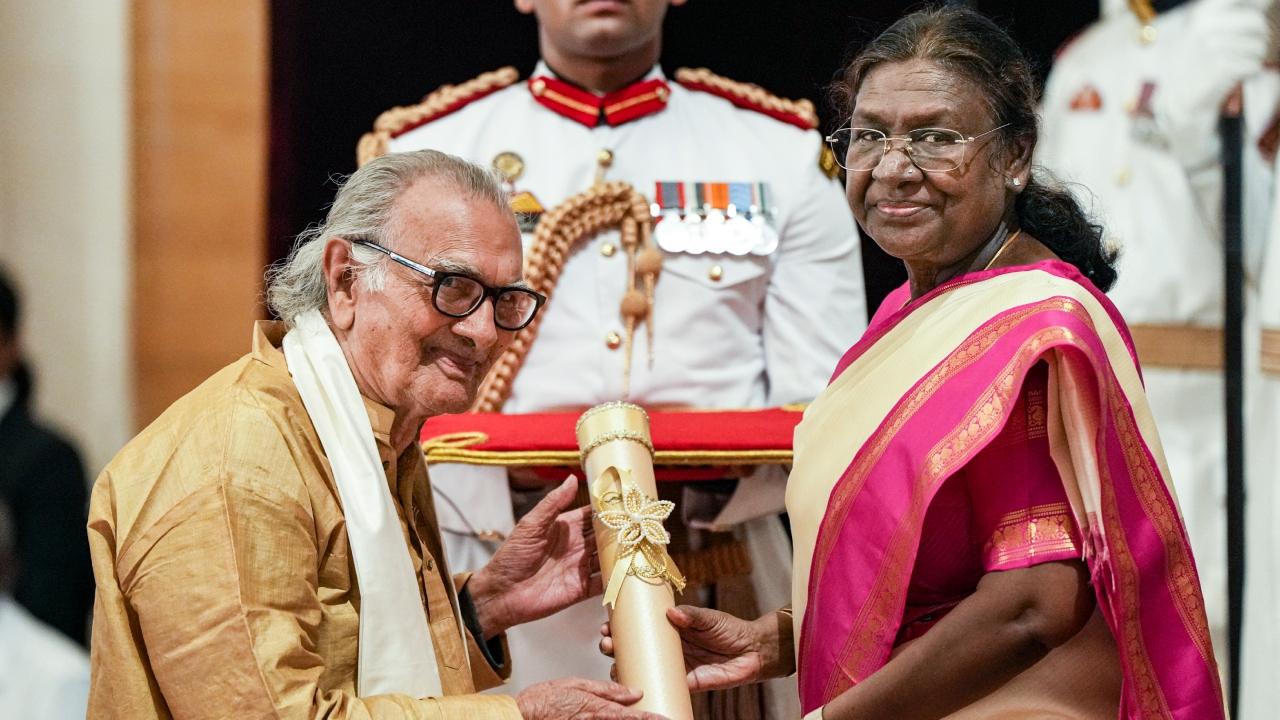 The President gave awards to 68 chosen ones on Tuesday in the second civil investiture ceremony in Rashtrapati Bhavan in the presence of Vice President Jagdeep Dhankhar, Prime Minister Narendra Modi, Union Home Minister Amit Shah, among others