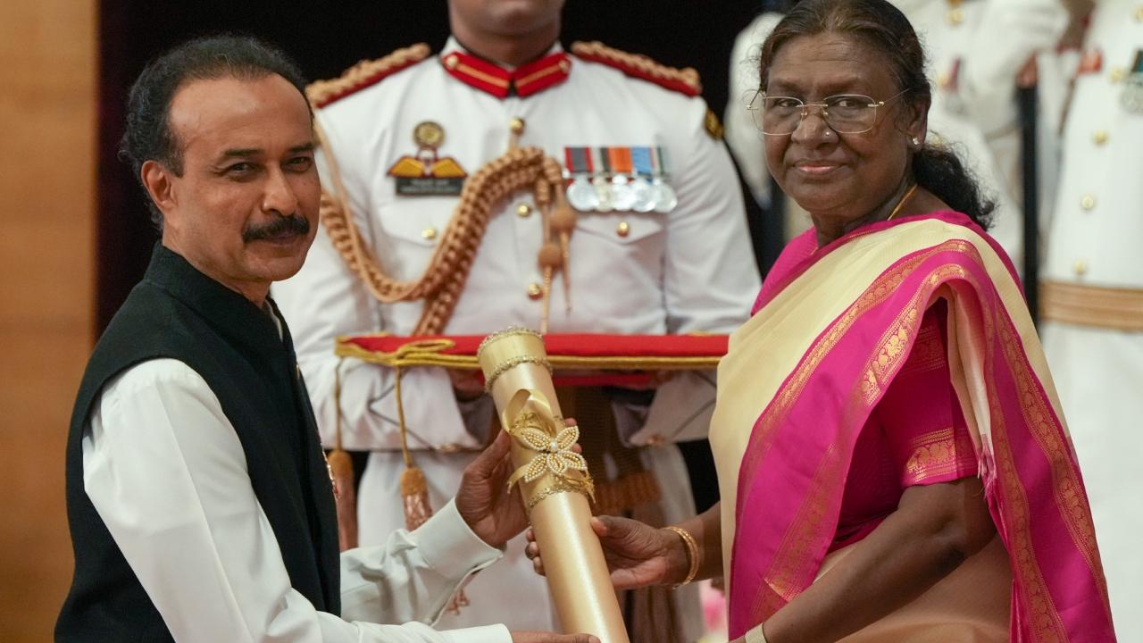 Leading immunologist and KGMU VC Nityanand, footballer Inivalappil Mani Vijayan, singer Ashwini Bhide Deshpande, actor Ashok Laxman Saraf, mask maker Reba Kanta Mahanta, and musician Ricky Gyan Kej were among the recipients for Padma Shri