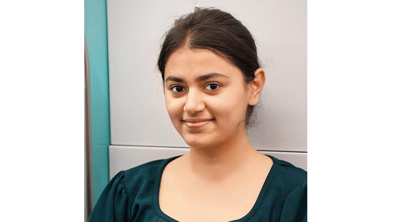 Diya Agicha, Student