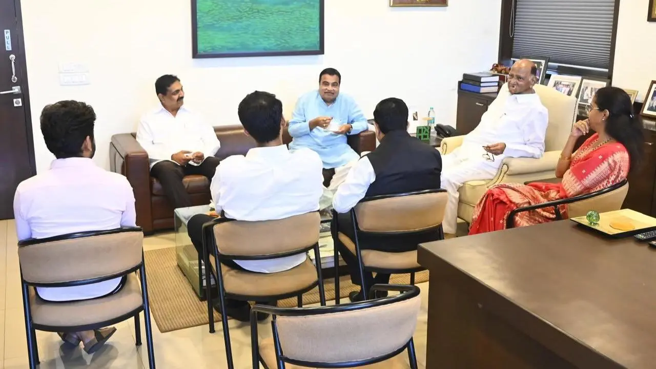 Union Minister Nitin Gadkari meets on NCP (SP) chief Sharad Pawar