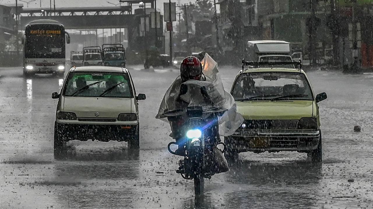 Eight dead as heavy rain, thunderstorms lash parts of Pakistan