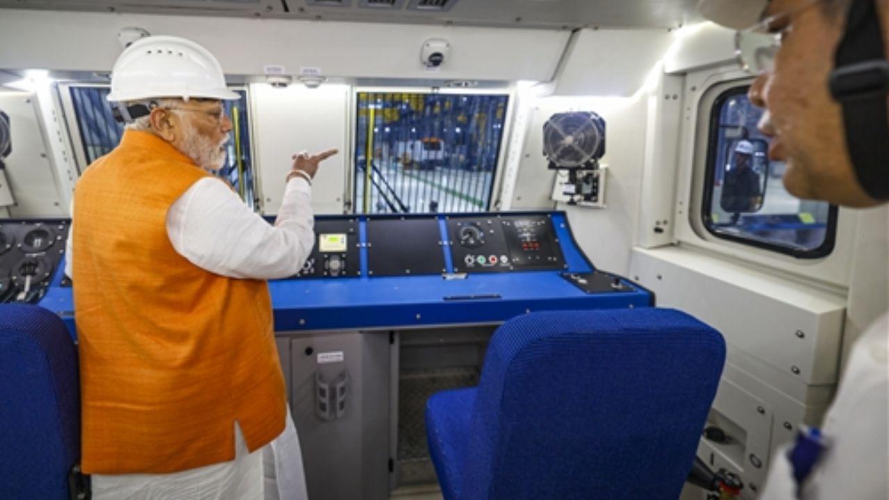 The Prime Minister said that at one point, India relied on importing locomotives and coaches from other countries. Today, the nation has advanced to manufacturing them domestically and even exporting them globally 