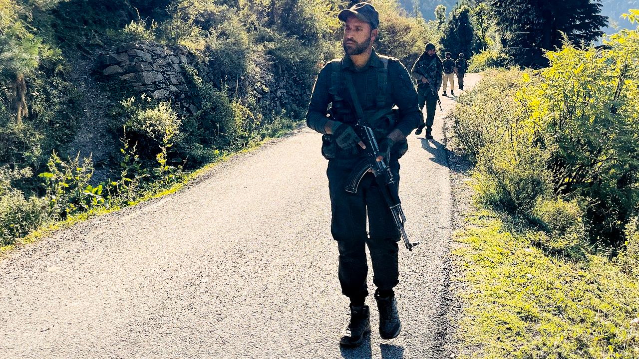 Encounter between security forces and terrorists continues for second day