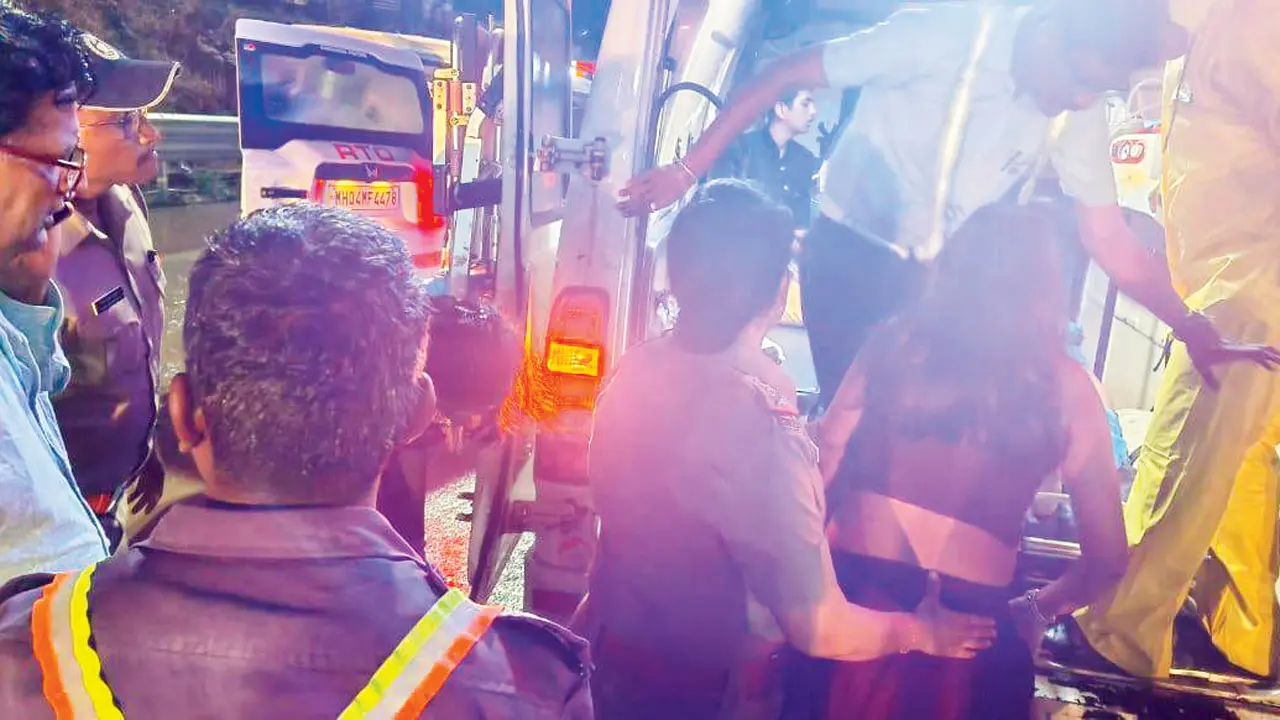 Mumbai-Pune Expressway: Pimpri Chinchwad RTO team rescues injured family during 