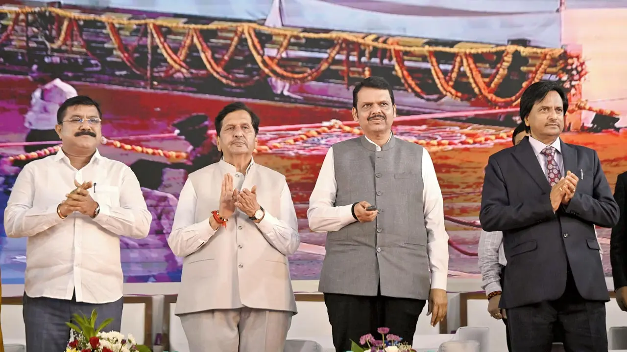 CM Devendra Fadnavis (in grey jacket) at the inauguration event