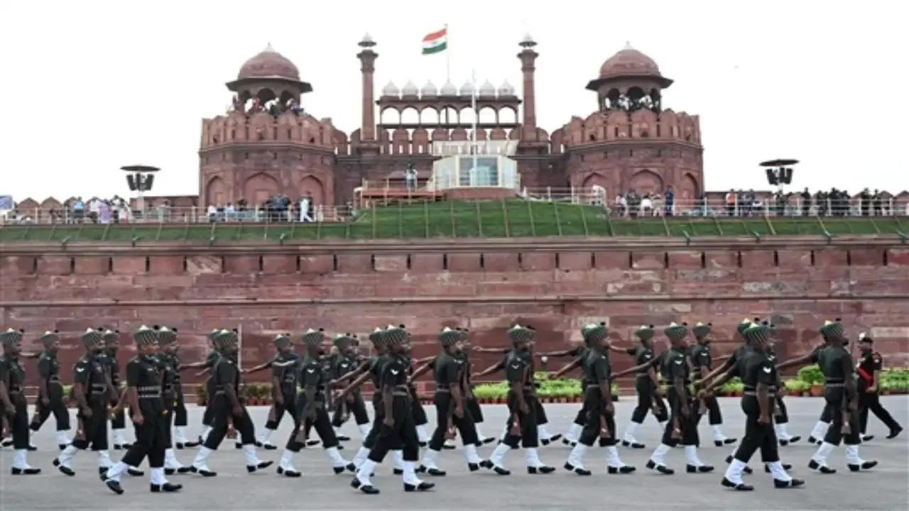 The fort, which is situated on the right bank of the Yamuna river, gets its name because of the use of red sandstone to make it. Known to represent the best of Mughal architecture combined with Indian elements, the design has been attributed to Ustad Ahmad Lahori, who was not only the chief architect during Shah Jahan's rule, but is also known to have designed the Taj Mahal