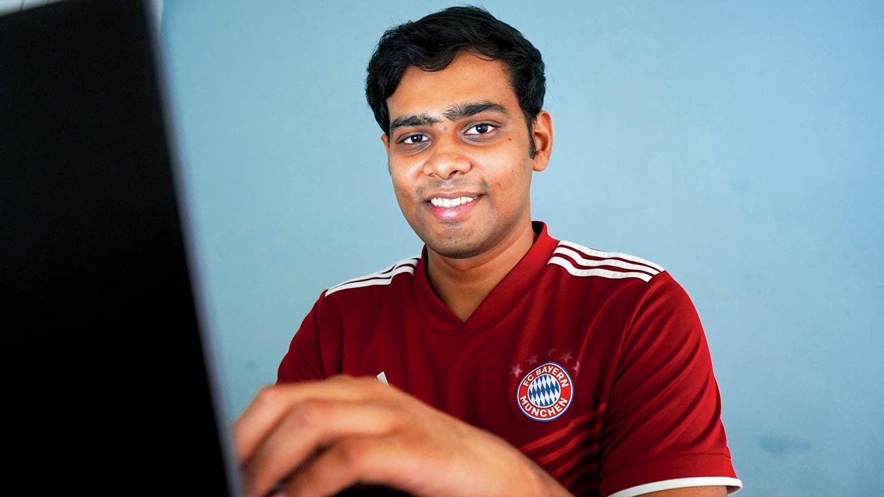 Anonymity allows Pratham Mrabhakar to comment freely — on politics, personal frustrations, or hyper-niche interests — without the fear of judgment. “On Instagram, I’m conscious of who follows me. On Reddit, I feel no pressure.” Pic/Dweep Bane