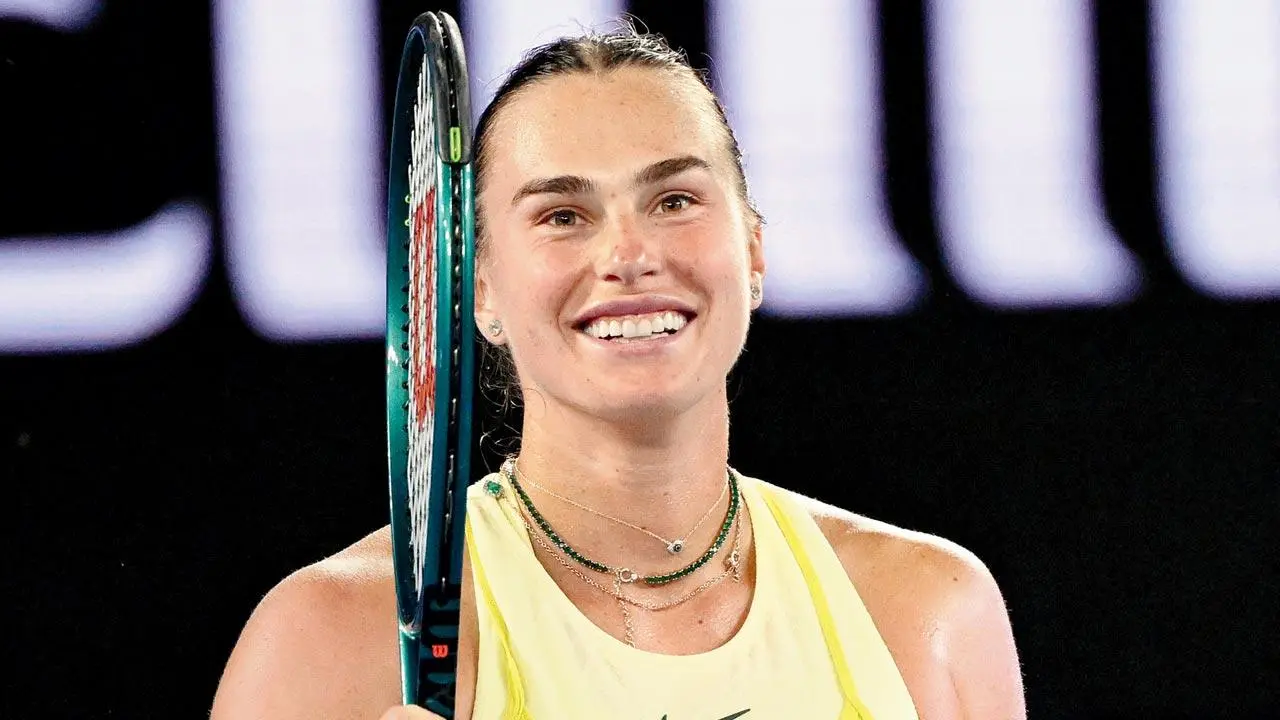 Sabalenka battles back to beat Kenin, enters last 16