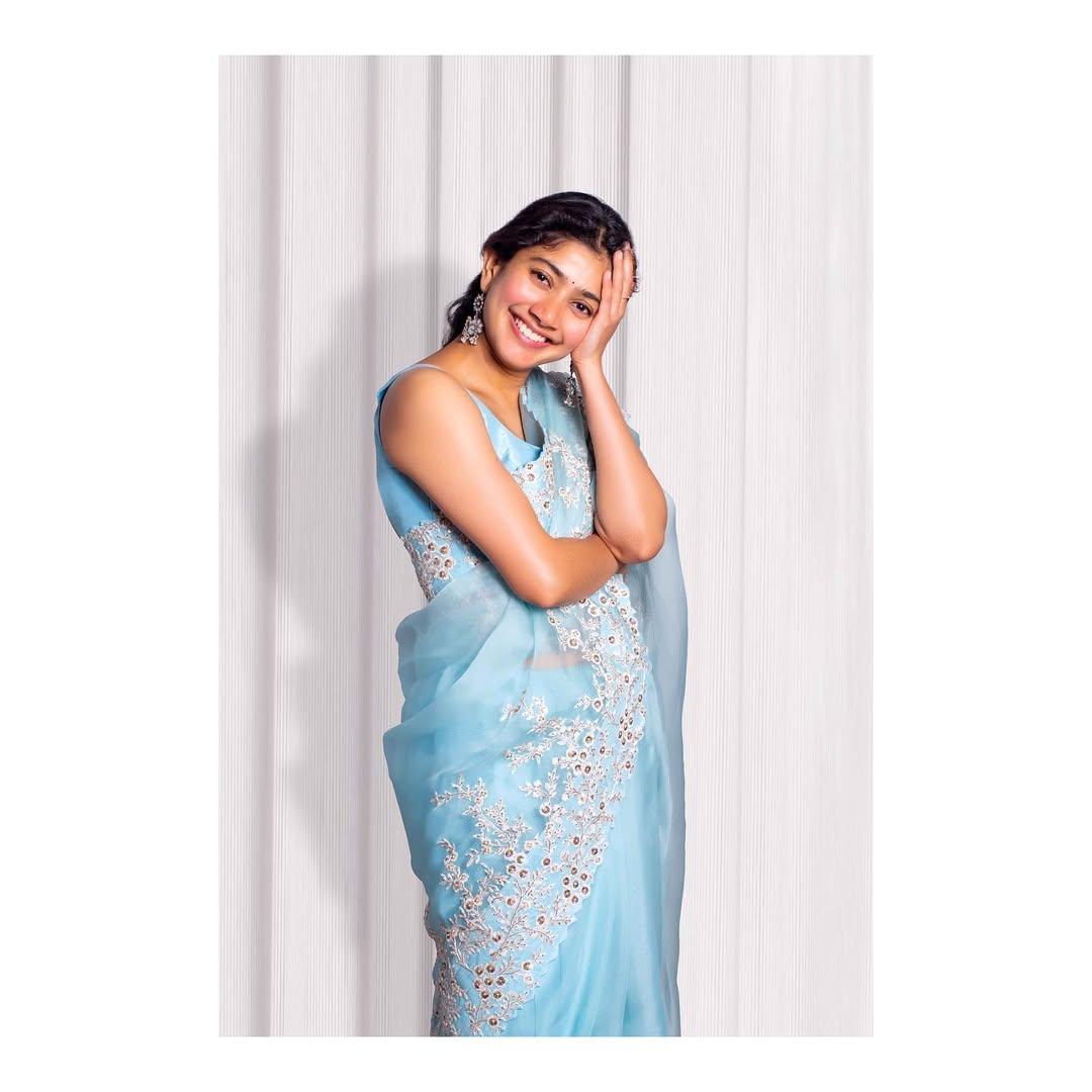 If you plan to attend a wedding and are searching for a simple yet beautiful look, then go nowhere and take inspiration from Sai Pallavi's saree appearance