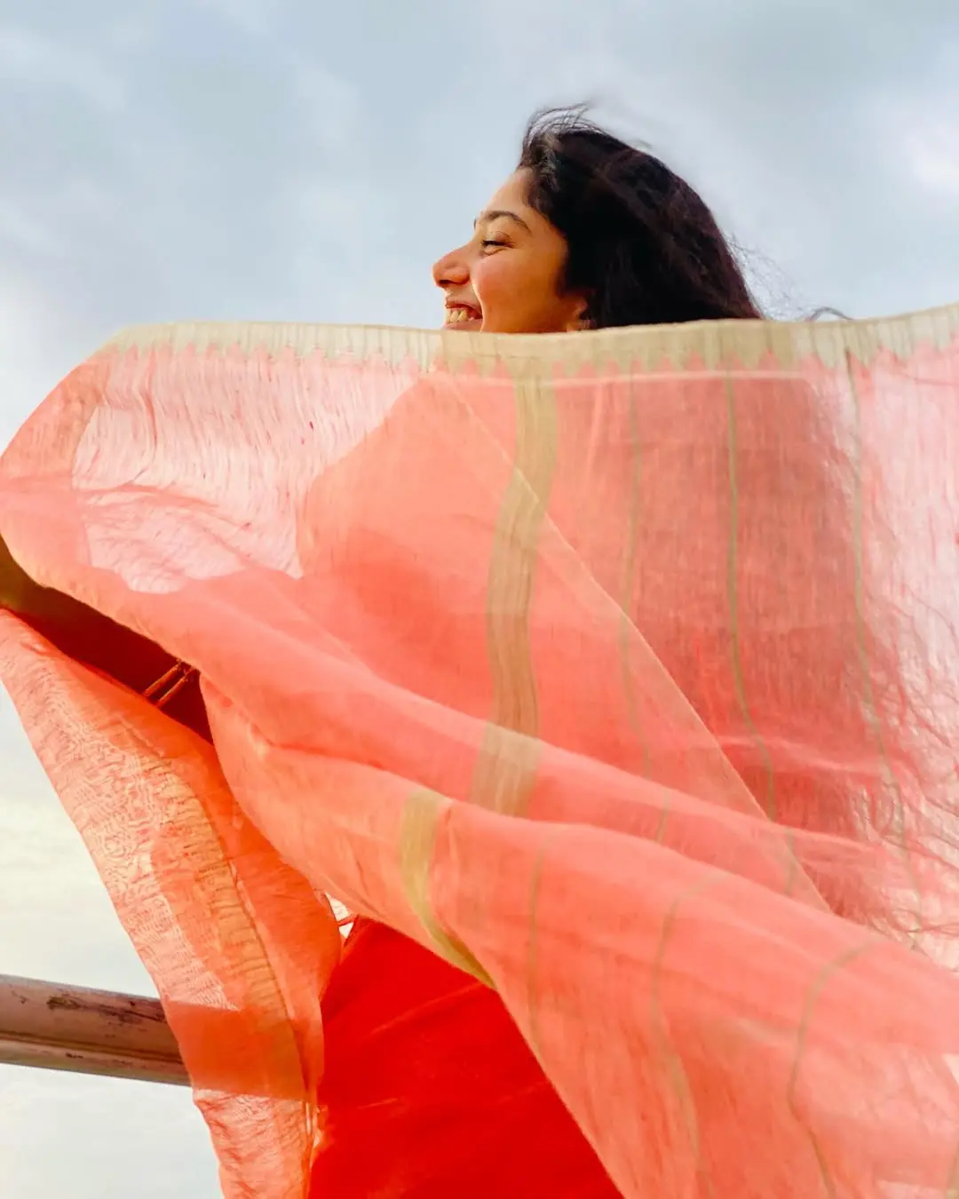 This look of Sai is just a perfect pick if you want a simple outfit to rock while going to the office. The actress, in this simple appearance, looks pretty