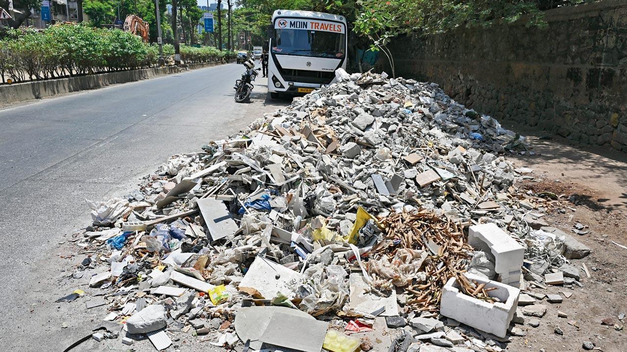 Same spot, same problem: Someone keeps returning debris to RA Kidwai Marg