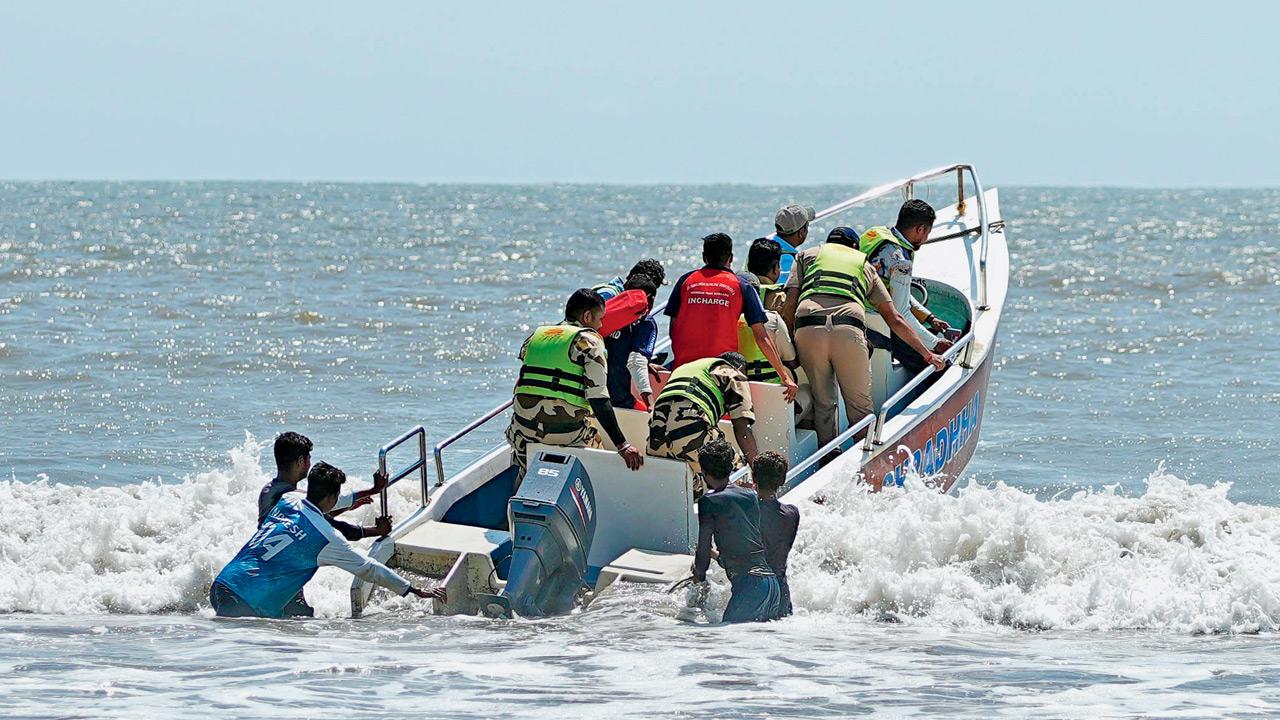Security was deployed at Juhu Chowpatty on Friday afternoon. PIC/DWEEP BANE 
