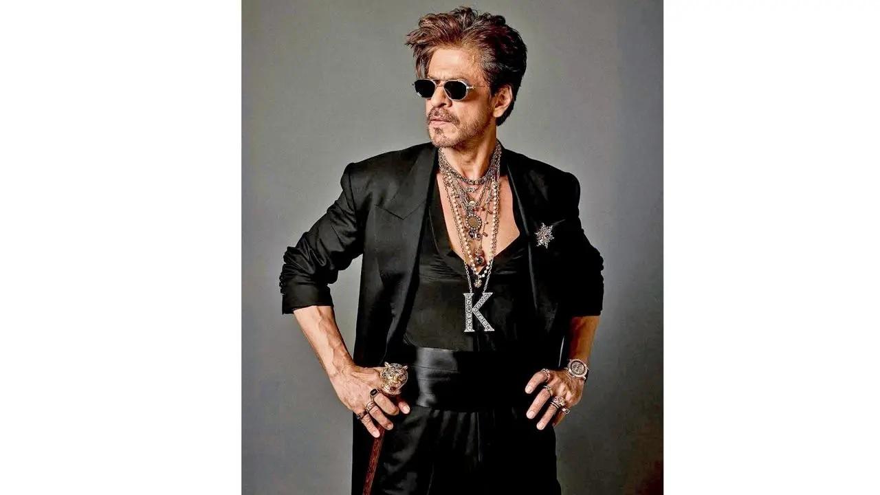 Image consultant Greeshma Thampi adds that when piecing together your look, focus on high quality and refined fabric with impeccable tailoring. She says it is important to remember that an outfit should serve as a backdrop to showcase the jewellery. Pick solid or neutral monotone colours to let the jewellery shine