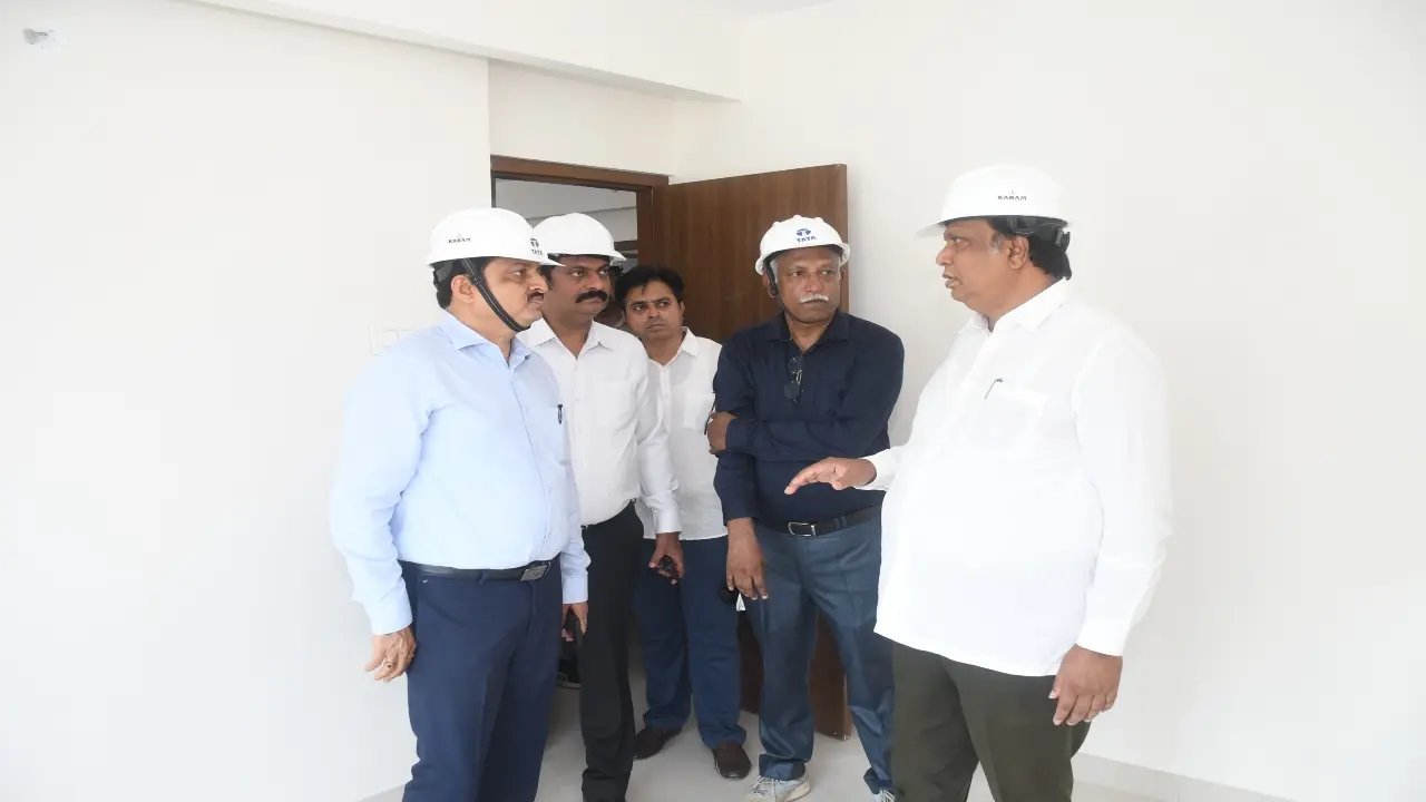 Worli BDD Chawl revamp: Residents to get homes before 'Shravan', says Shelar