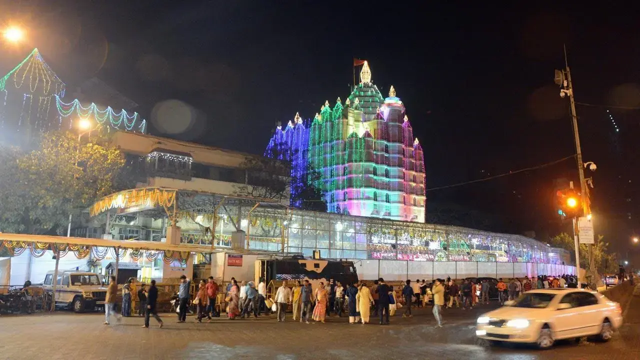 Mumbai LIVE: Siddhivinayak temple to ban coconuts, garlands and 'prasad' 