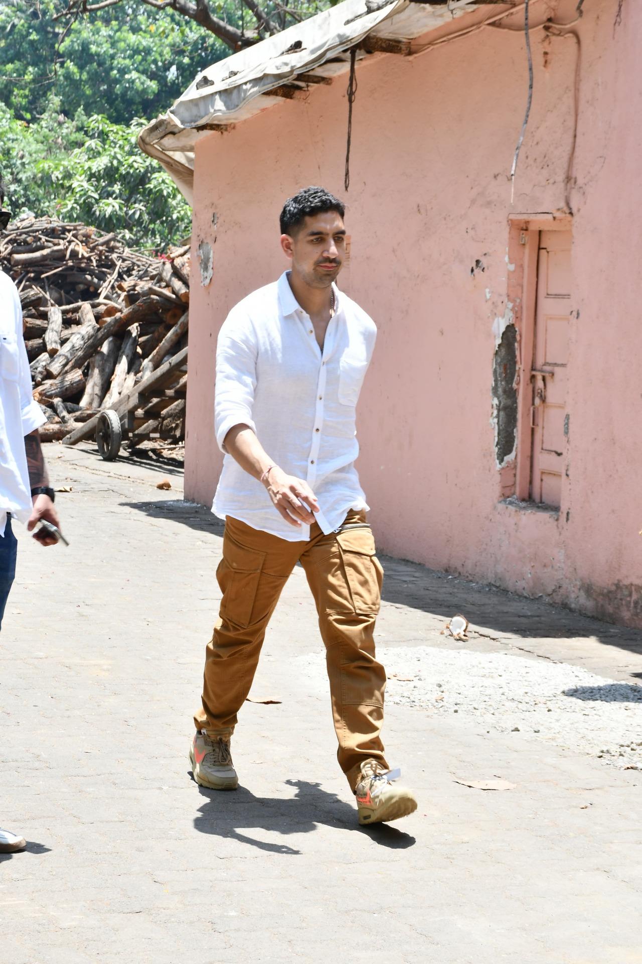 Ayan Mukerji was among the several industry peers who reached the crematorium to attend the final rites and console the grieving family during this unbearable loss