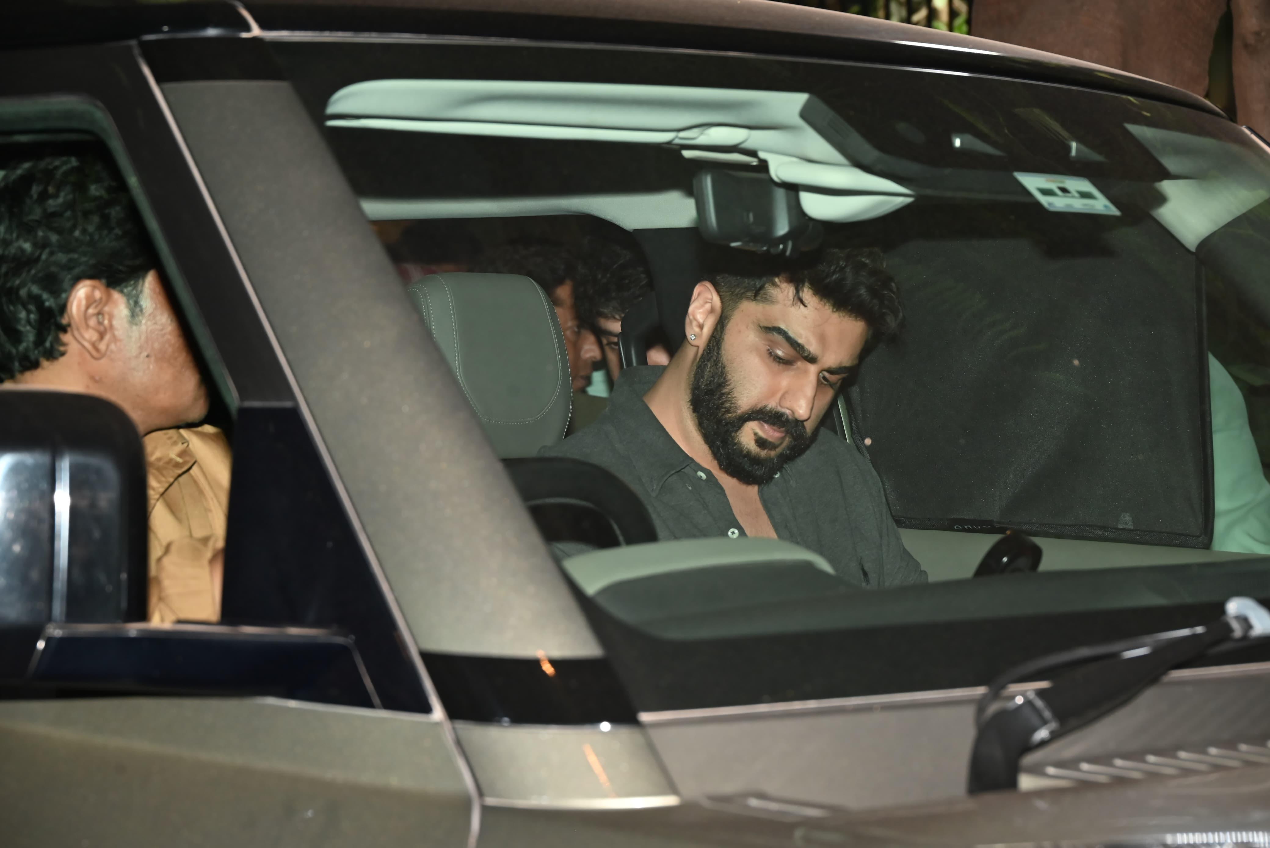 Arjun Kapoor looked visibly sad as he was snapped inside his car after the news of his grandmother’s demise broke. Before reaching his grandmother’s home, he first rushed to Kokilaben Hospital