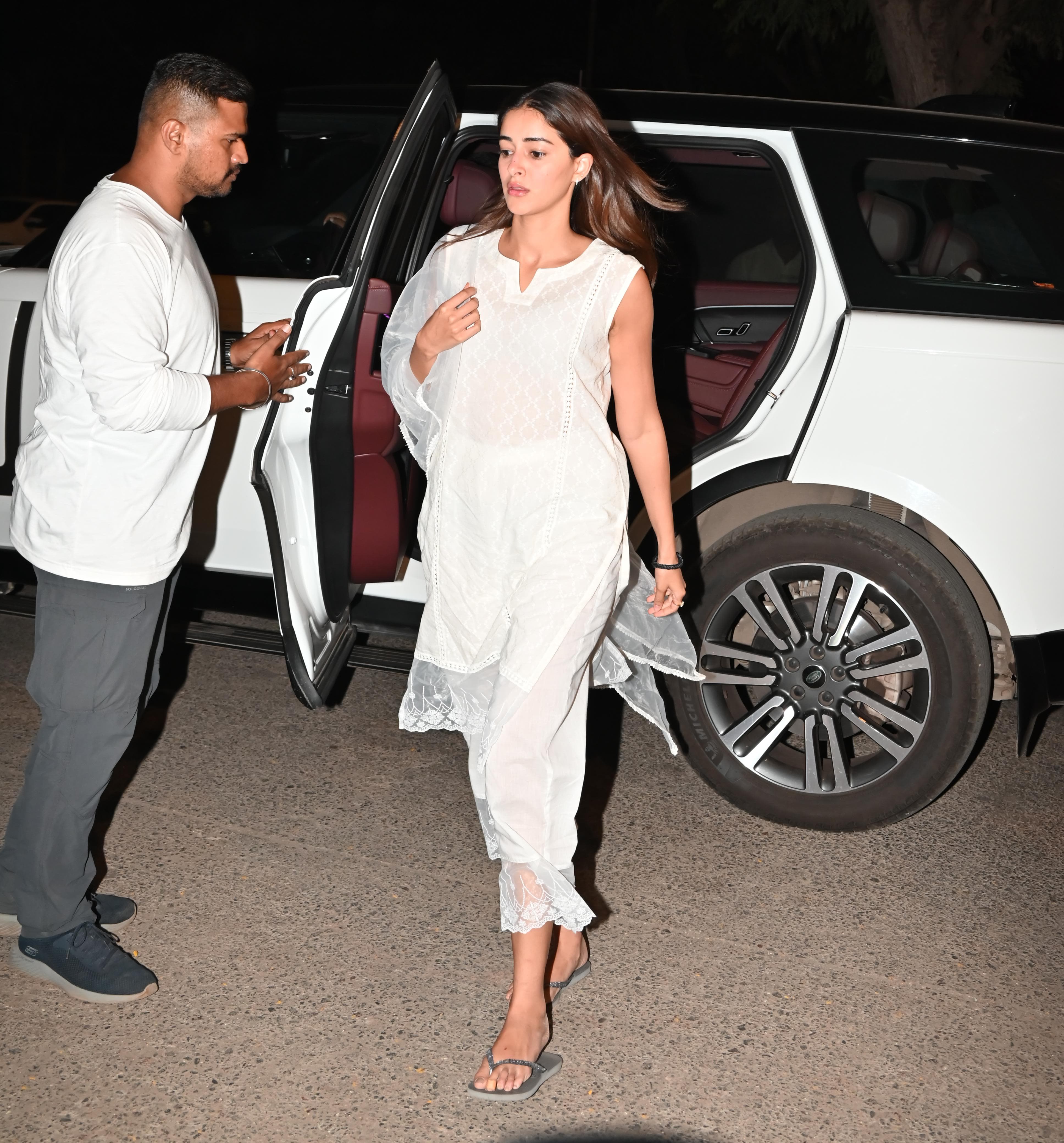 Ananya Panday, who shares a close relationship with Janhvi Kapoor and Khushi Kapoor, rushed to Nirmal Kapoor’s house after she got to know about the demise of her close peer’s grandmother