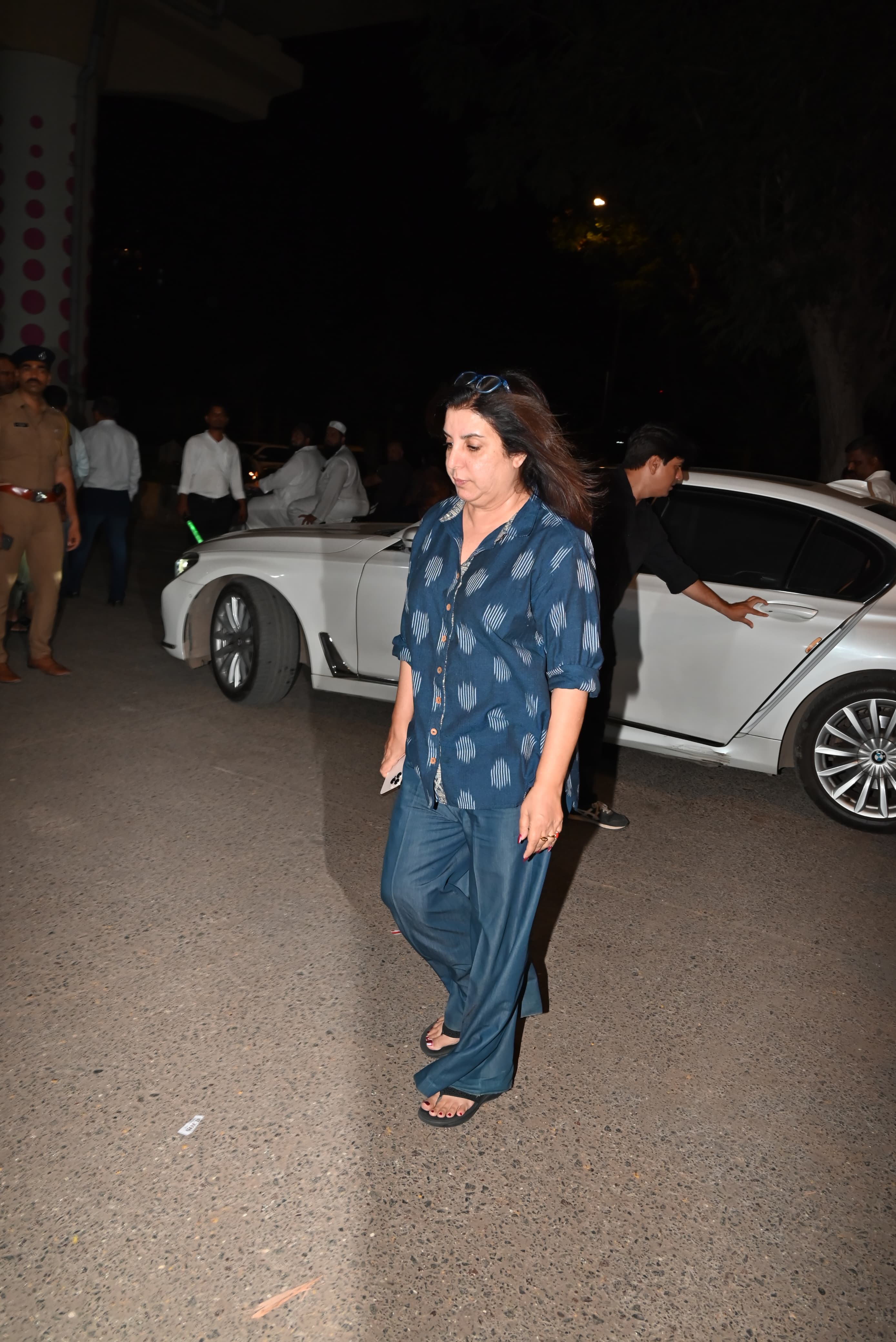 Farah Khan, one of the closest friends of Anil and Boney Kapoor, didn’t think twice before rushing to Anil’s mother’s residence to stand by the family in this difficult time