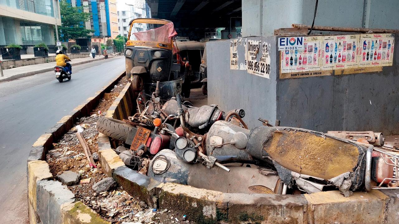 Mumbai: Abandoned vehicles pile up under Andheri’s Telli Galli flyover