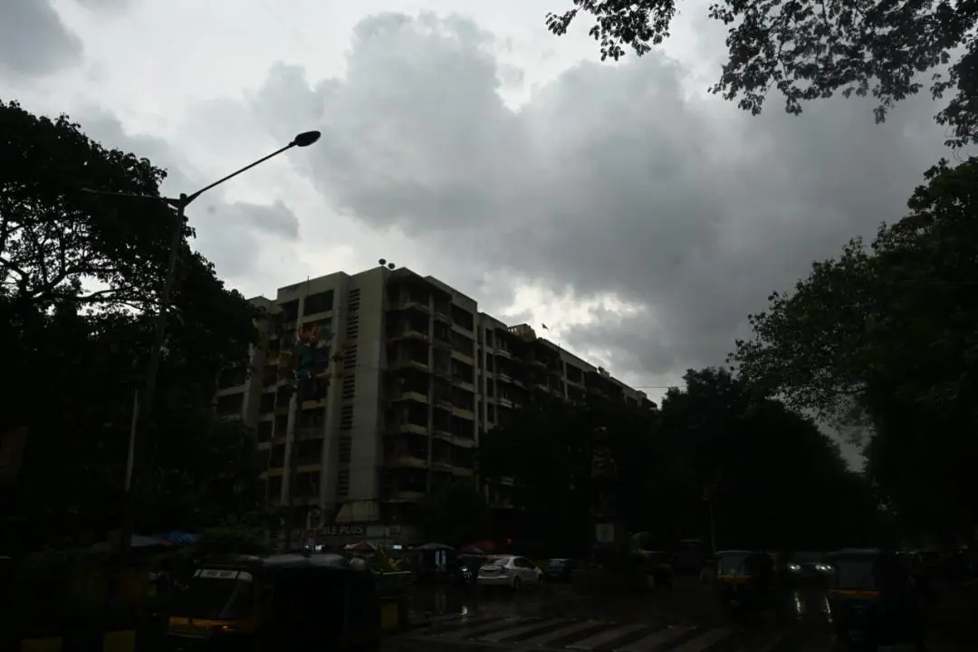 Dark cloudes spotted over Thakur village in Kandivali