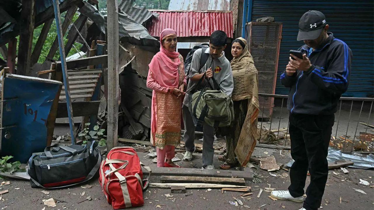 Woman killed after Pakistani troops shell areas near LoC in Uri sector