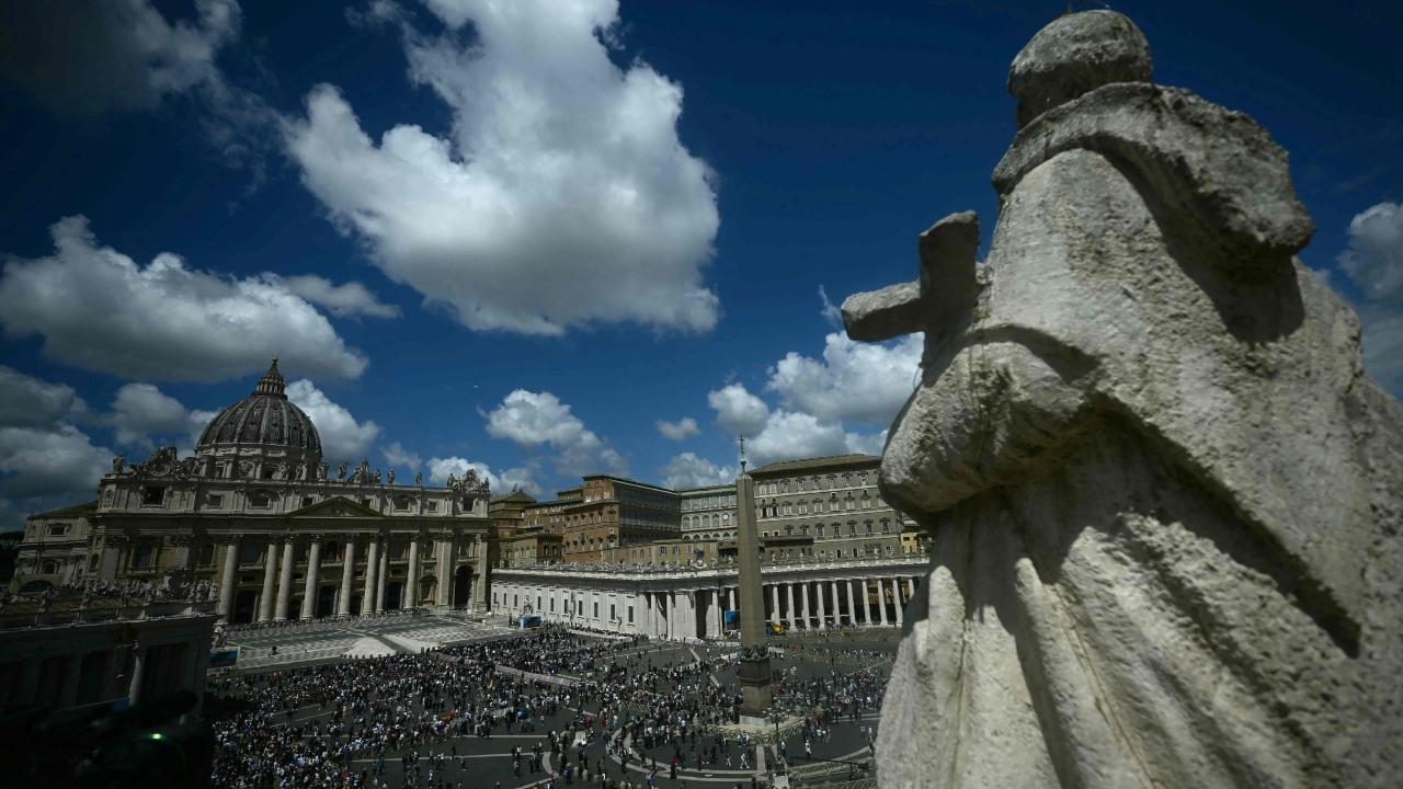 The smoke billowed out at 11:50 am (local time) on Thursday after the morning voting session to elect a successor to Pope Francis to lead the 1.4 billion-member church