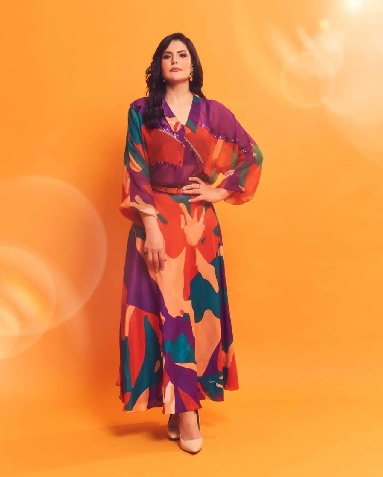 Sometimes gowns are for comfort, and when you don’t wish to think about your styling, this look is just right for such days