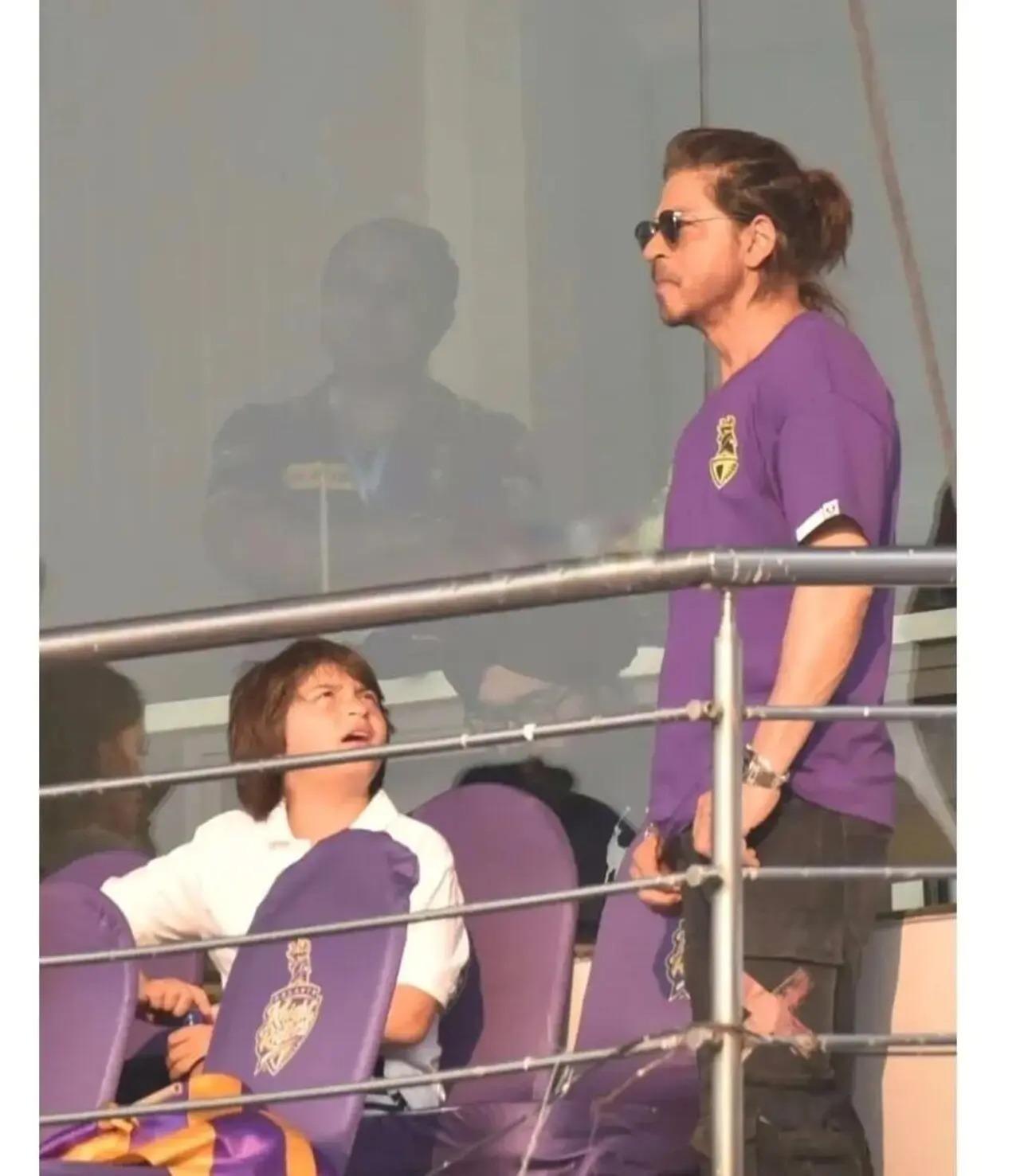 Yet another candid moment between father-son duo Shah Rukh Khan and AbRam Khan during an IPL match